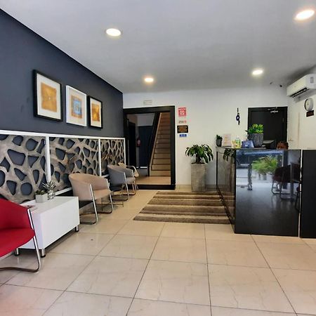 Bed and Breakfast Lavida Abidjan Esterno foto
