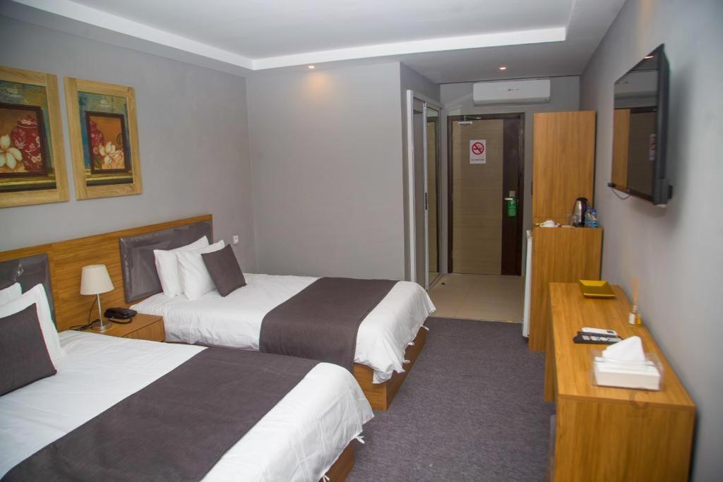 Bed and Breakfast Lavida Abidjan Esterno foto