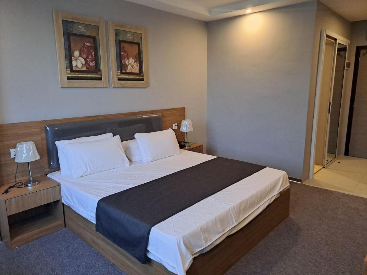 Bed and Breakfast Lavida Abidjan Esterno foto