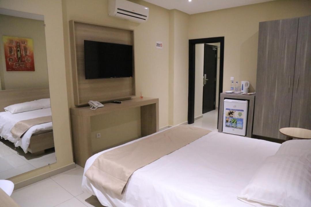 Bed and Breakfast Lavida Abidjan Esterno foto
