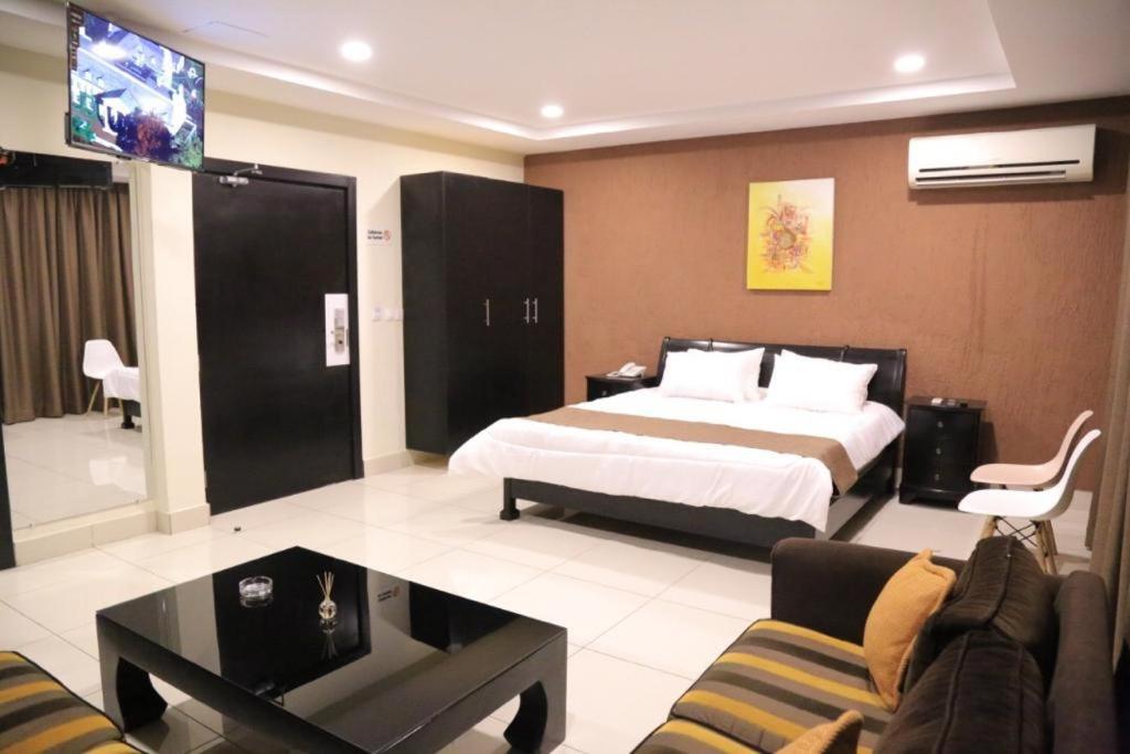 Bed and Breakfast Lavida Abidjan Esterno foto