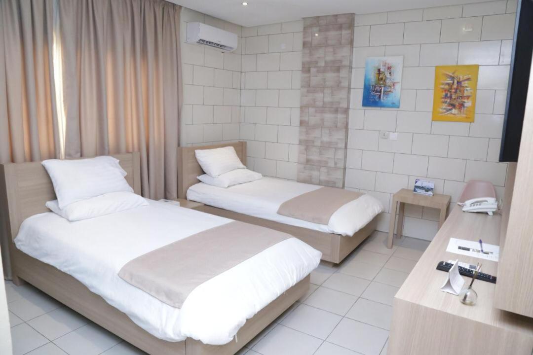 Bed and Breakfast Lavida Abidjan Esterno foto